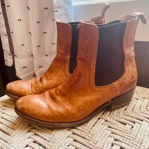 Frye Chelsea Boot (Melissa)